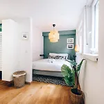 Cozy Central Studio With Private Terrace